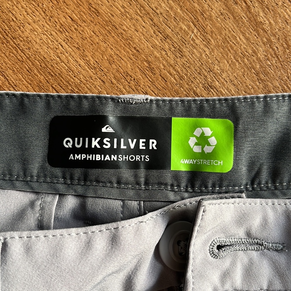 Quicksilver Shorts - Picture 4 of 5